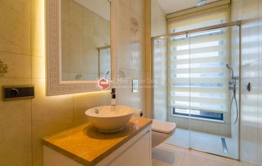 Zeitgenössische Wohnvilla mit 6 Zimmer zum Verkauf in Konakli