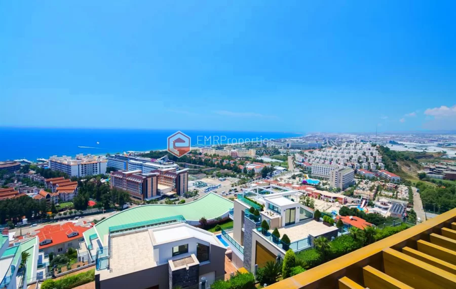 Zeitgenössische Wohnvilla mit 6 Zimmer zum Verkauf in Konakli