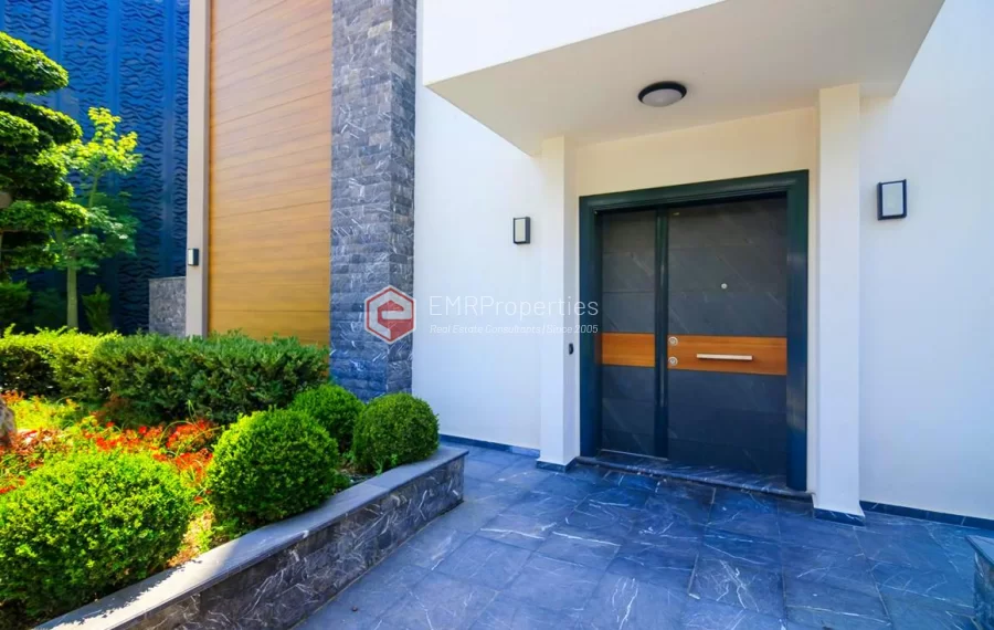 Zeitgenössische Wohnvilla mit 6 Zimmer zum Verkauf in Konakli