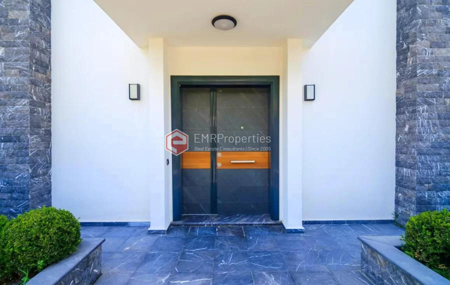 Zeitgenössische Wohnvilla mit 6 Zimmer zum Verkauf in Konakli