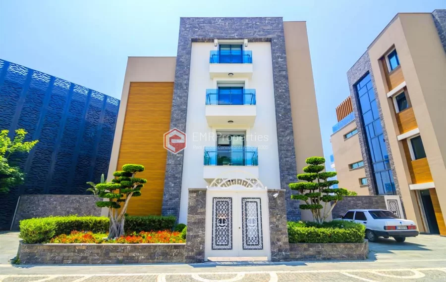 Zeitgenössische Wohnvilla mit 6 Zimmer zum Verkauf in Konakli