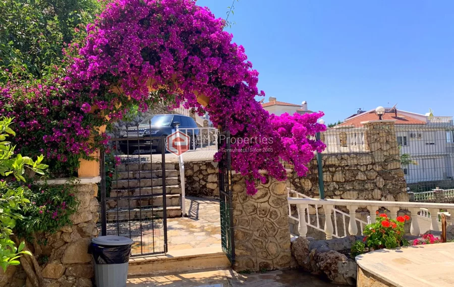 Premium samostojeca vila sa 4 spavace sobe na prodaju u Kargicaku