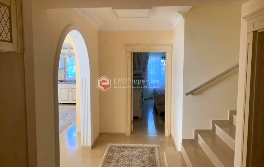 Premium samostojeca vila sa 4 spavace sobe na prodaju u Kargicaku