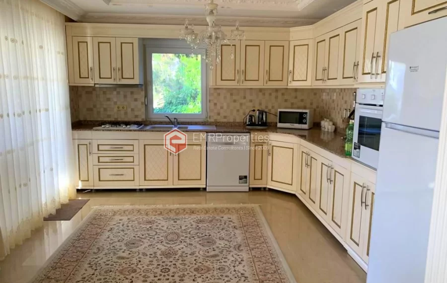 Premium samostojeca vila sa 4 spavace sobe na prodaju u Kargicaku