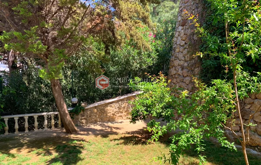 Premium samostojeca vila sa 4 spavace sobe na prodaju u Kargicaku