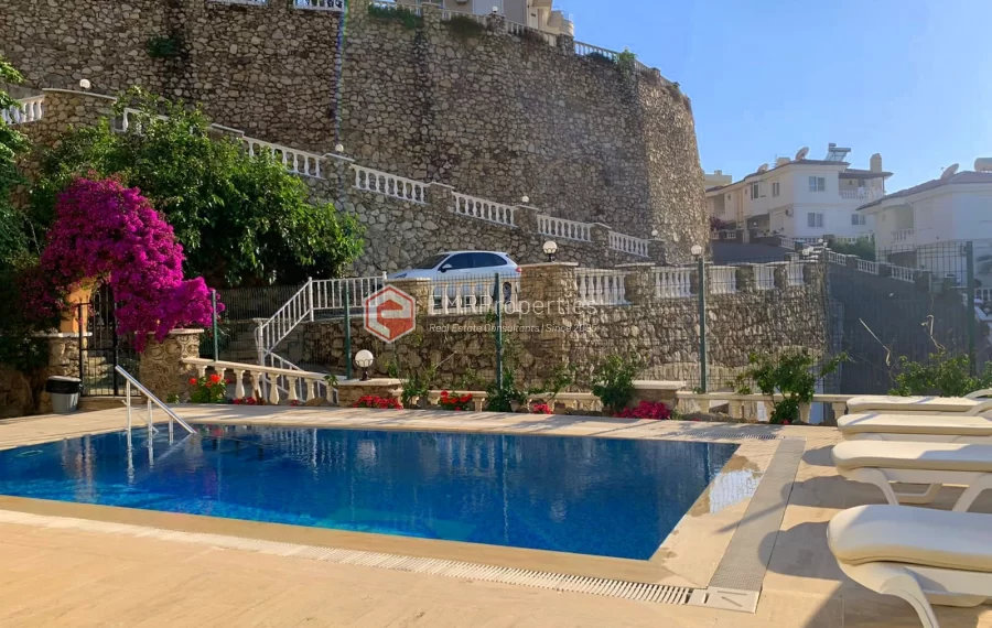 Premium samostojeca vila sa 4 spavace sobe na prodaju u Kargicaku