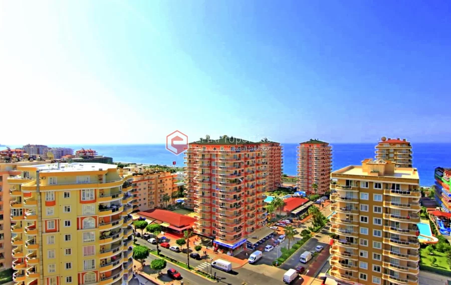 Luksuzni penthouse sa 4 spavace sobe sa velikom terasom i panoramskim pogledom na prodaju u Mahmutla