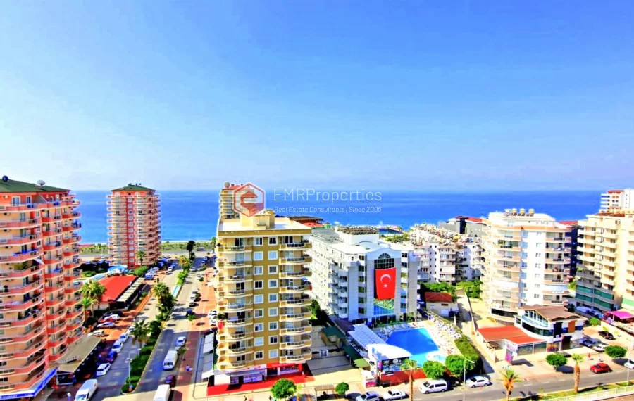 Luksuzni penthouse sa 4 spavace sobe sa velikom terasom i panoramskim pogledom na prodaju u Mahmutla