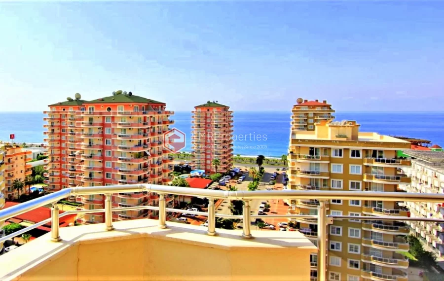 Luksuzni penthouse sa 4 spavace sobe sa velikom terasom i panoramskim pogledom na prodaju u Mahmutla