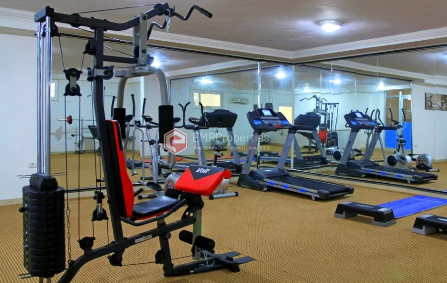 Luksuzni penthouse sa 4 spavace sobe sa velikom terasom i panoramskim pogledom na prodaju u Mahmutla