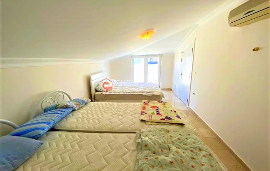 Bright and spacious 4 bedroom duplex penthouse for sale in Tosmur