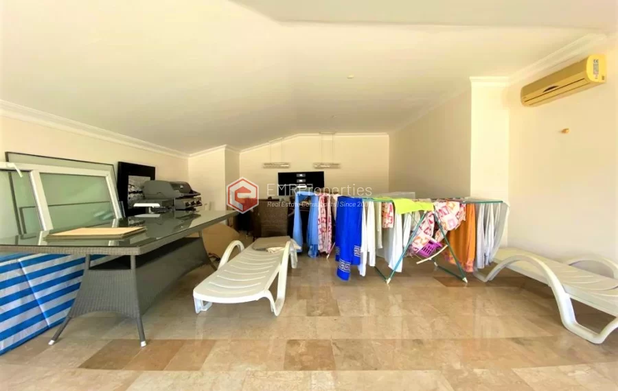 Bright and spacious 4 bedroom duplex penthouse for sale in Tosmur