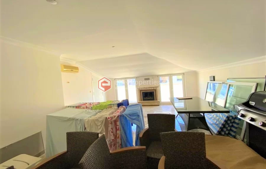 Bright and spacious 4 bedroom duplex penthouse for sale in Tosmur