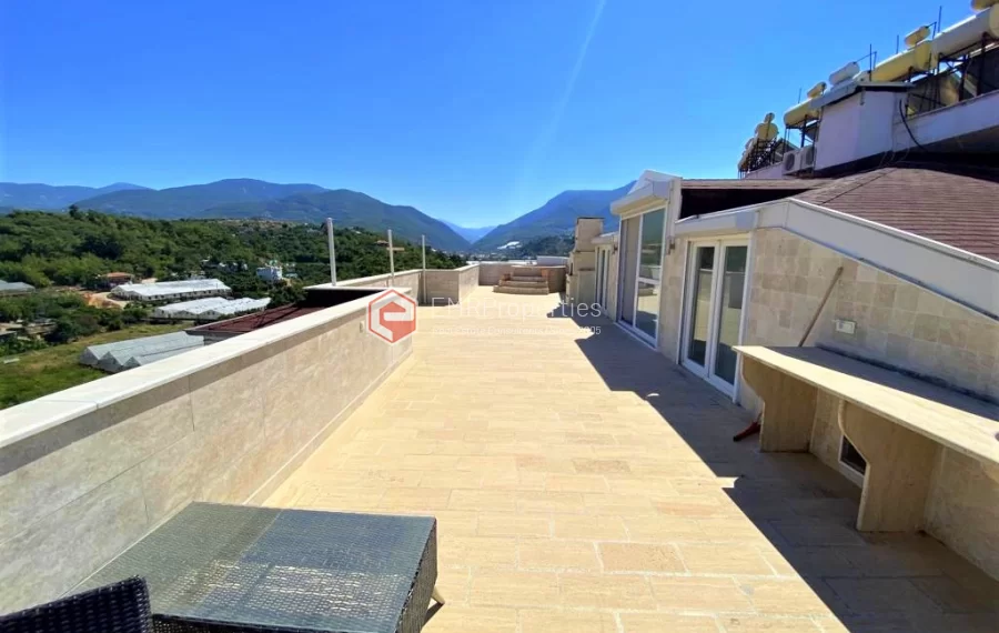 Bright and spacious 4 bedroom duplex penthouse for sale in Tosmur