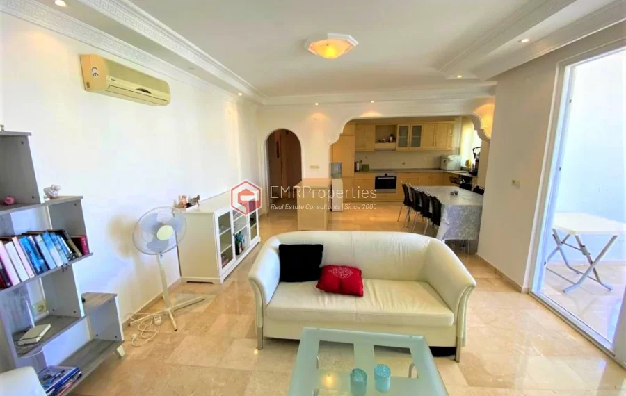 Bright and spacious 4 bedroom duplex penthouse for sale in Tosmur
