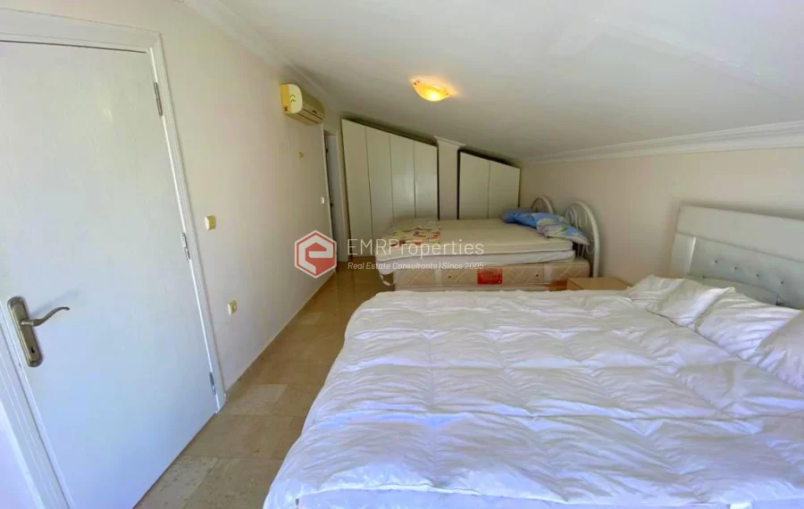 Bright and spacious 4 bedroom duplex penthouse for sale in Tosmur