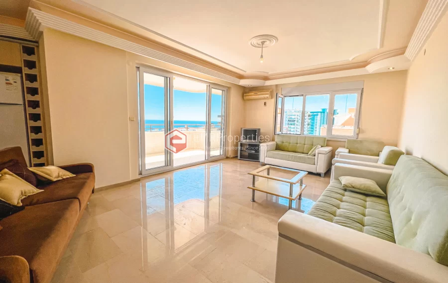 Пентхаус-дуплекс с 4 спальнями и видом на море на продажу в Махмутларе