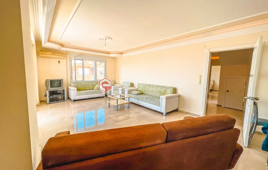 Пентхаус-дуплекс с 4 спальнями и видом на море на продажу в Махмутларе