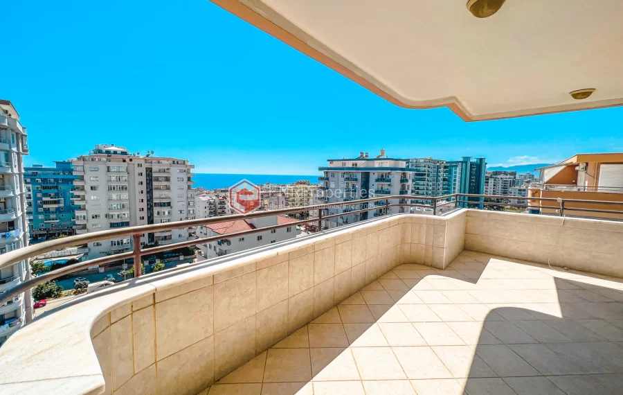 Пентхаус-дуплекс с 4 спальнями и видом на море на продажу в Махмутларе