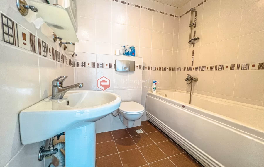 Пентхаус-дуплекс с 4 спальнями и видом на море на продажу в Махмутларе