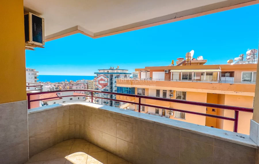 Пентхаус-дуплекс с 4 спальнями и видом на море на продажу в Махмутларе