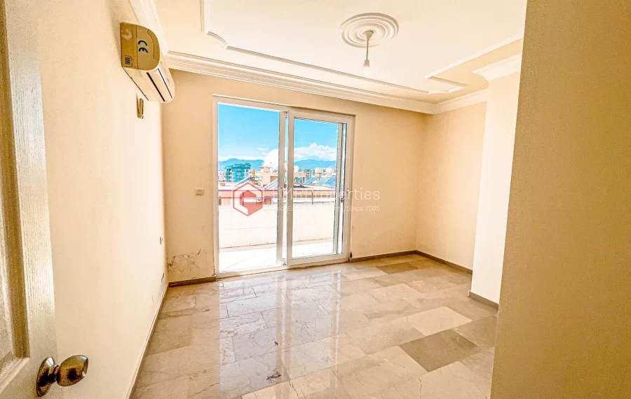 Пентхаус-дуплекс с 4 спальнями и видом на море на продажу в Махмутларе