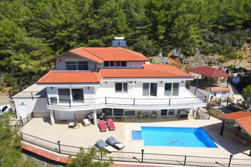 Tranquil triplex villa with stunning views for sale in Ciplakli