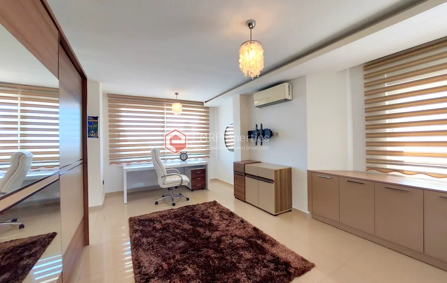 Роскошная двухуровневая вилла с 2 спальнями и прекрасным видом на природу и море.