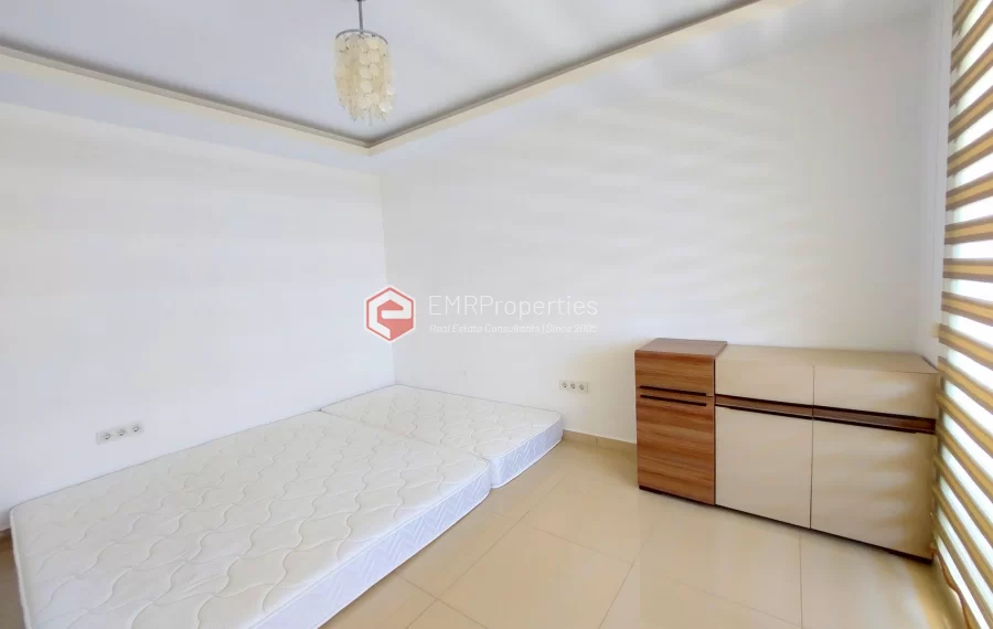 Роскошная двухуровневая вилла с 2 спальнями и прекрасным видом на природу и море.