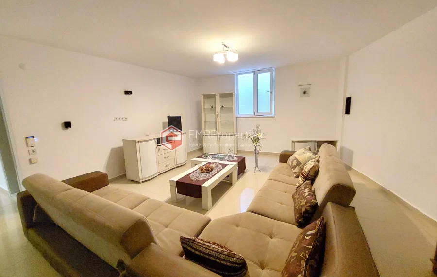 Роскошная двухуровневая вилла с 2 спальнями и прекрасным видом на природу и море.