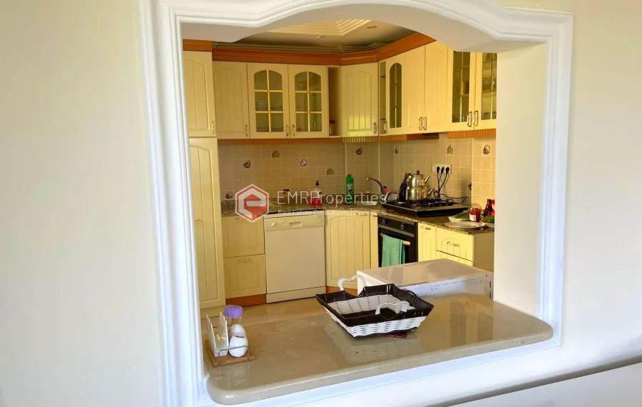 Ruhige, freistehende Villa mit 5 Zimmer, Whirlpool und Kamin zum Verkauf in Demirtasch