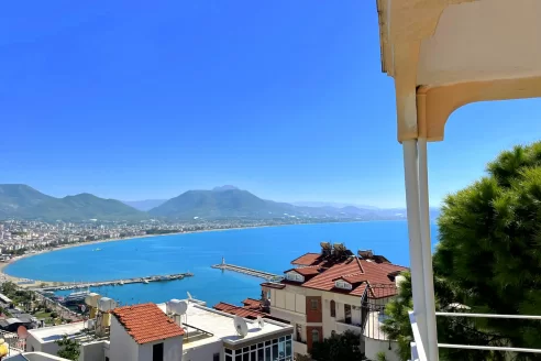 Wonderful 2 bedroom apartment with panoramic view for sale in Alanya Castle