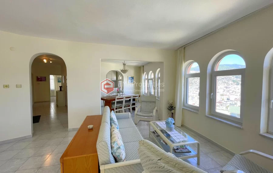 Wunderschöne 3-Zimmer-Wohnung mit Panoramablick in der Burg von Alanya zu verkaufen