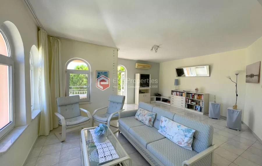 Wunderschöne 3-Zimmer-Wohnung mit Panoramablick in der Burg von Alanya zu verkaufen