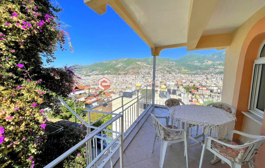 Wunderschöne 3-Zimmer-Wohnung mit Panoramablick in der Burg von Alanya zu verkaufen