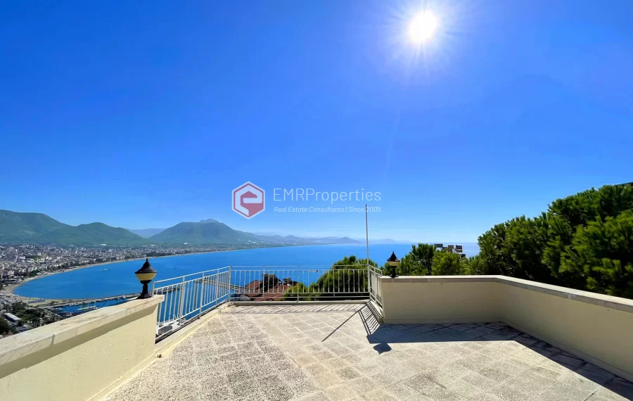 Wunderschöne 3-Zimmer-Wohnung mit Panoramablick in der Burg von Alanya zu verkaufen