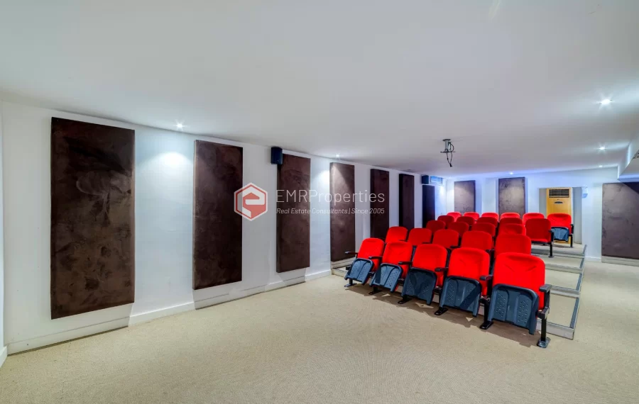 Просторная 4-х спальная квартира с видом на море на продажу в Джикджилли Аланья