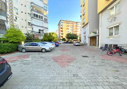 Продается квартира с 2 спальнями и видом на море в центре Аланьи.