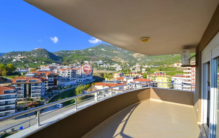 Продается современная 2-комнатная квартира с видом на море и замок в Джикджилли.