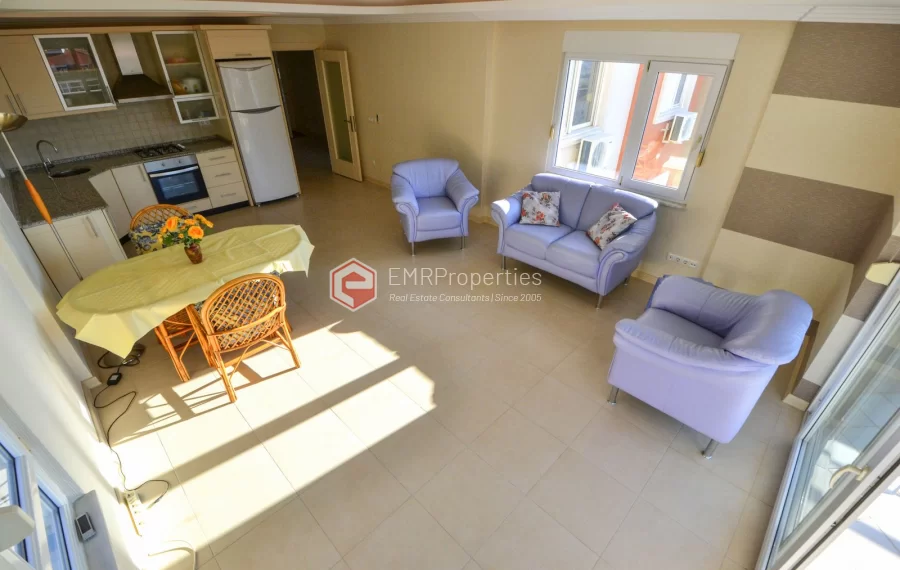 Продается современная 2-комнатная квартира с видом на море и замок в Джикджилли.