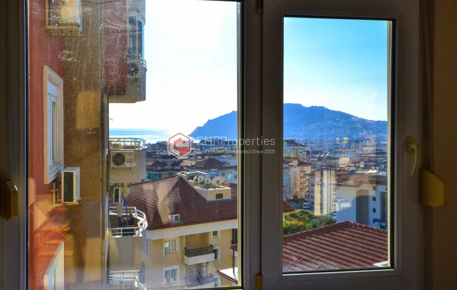 Продается современная 2-комнатная квартира с видом на море и замок в Джикджилли.