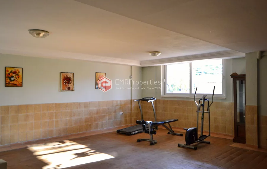 Продается современная 2-комнатная квартира с видом на море и замок в Джикджилли.