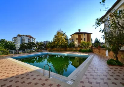 Продается современная 2-комнатная квартира с видом на море и замок в Джикджилли.