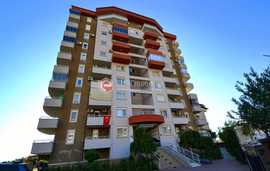 Продается современная 2-комнатная квартира с видом на море и замок в Джикджилли.