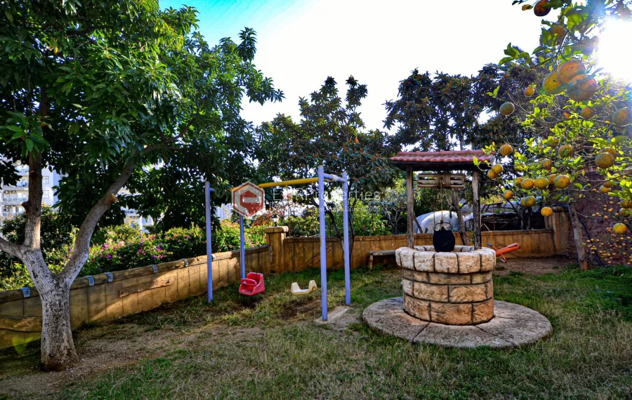 Продается современная 2-комнатная квартира с видом на море и замок в Джикджилли.