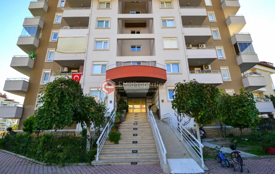 Продается современная 2-комнатная квартира с видом на море и замок в Джикджилли.