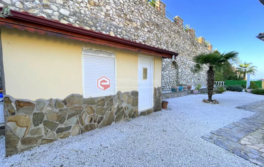 Freistehende Villa mit 3 Zimmer zum Verkauf in Kargicak mit Panoramablick
