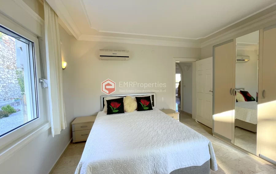 Freistehende Villa mit 3 Zimmer zum Verkauf in Kargicak mit Panoramablick