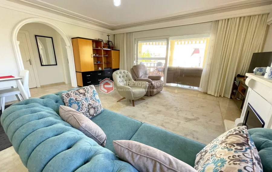 Freistehende Villa mit 3 Zimmer zum Verkauf in Kargicak mit Panoramablick