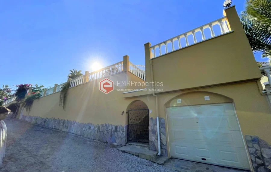Freistehende Villa mit 3 Zimmer zum Verkauf in Kargicak mit Panoramablick